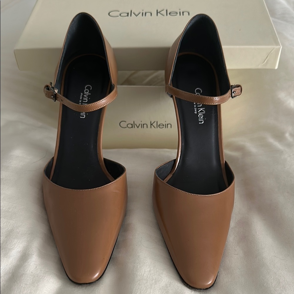 Calvin Klein Camel Heeled Shoes with Elegant Design